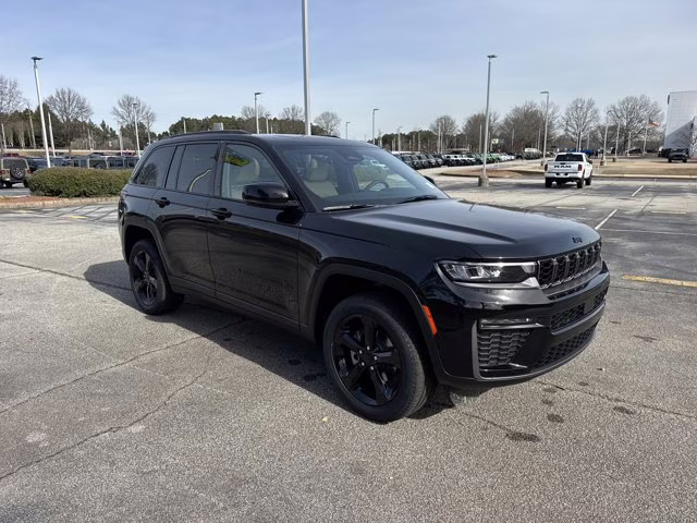 2026 Diamond Black Crystal Pearlcoat Jeep Grand Cherokee Limited RWD SUV