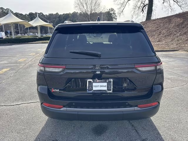 2026 Diamond Black Crystal Pearlcoat Jeep Grand Cherokee Limited RWD SUV