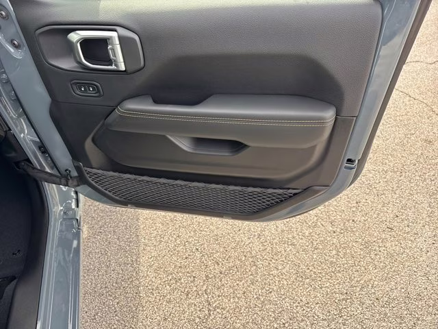 2026 Anvil Clearcoat Jeep Gladiator Sahara 4X4 Truck