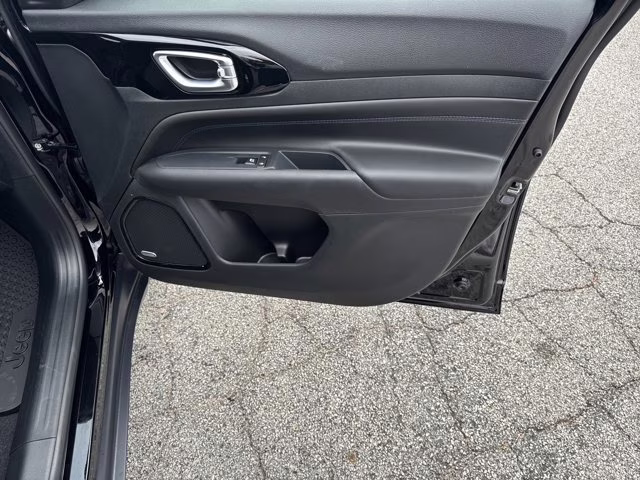 2026 Diamond Black Crystal Pearlcoat Jeep Compass Latitude Altitude 4X4 SUV