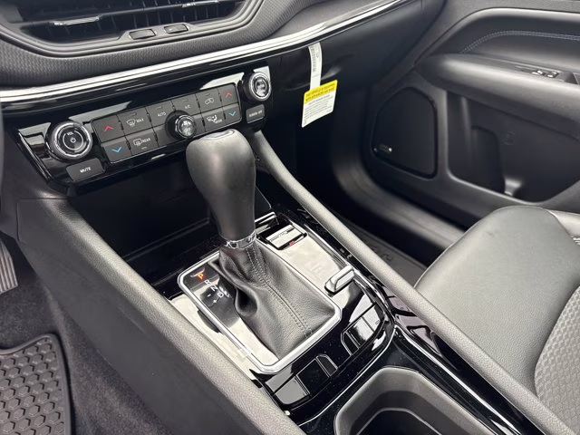 2026 Diamond Black Crystal Pearlcoat Jeep Compass Latitude Altitude 4X4 SUV