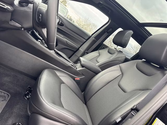 2026 Diamond Black Crystal Pearlcoat Jeep Compass Latitude Altitude 4X4 SUV