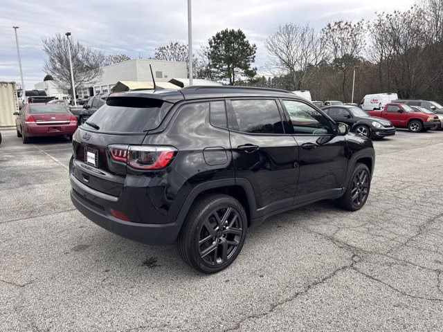 2026 Diamond Black Crystal Pearlcoat Jeep Compass Latitude Altitude 4X4 SUV