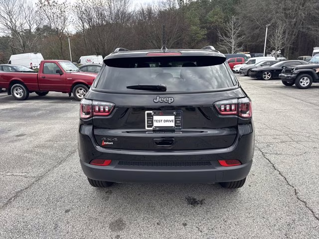 2026 Diamond Black Crystal Pearlcoat Jeep Compass Latitude Altitude 4X4 SUV