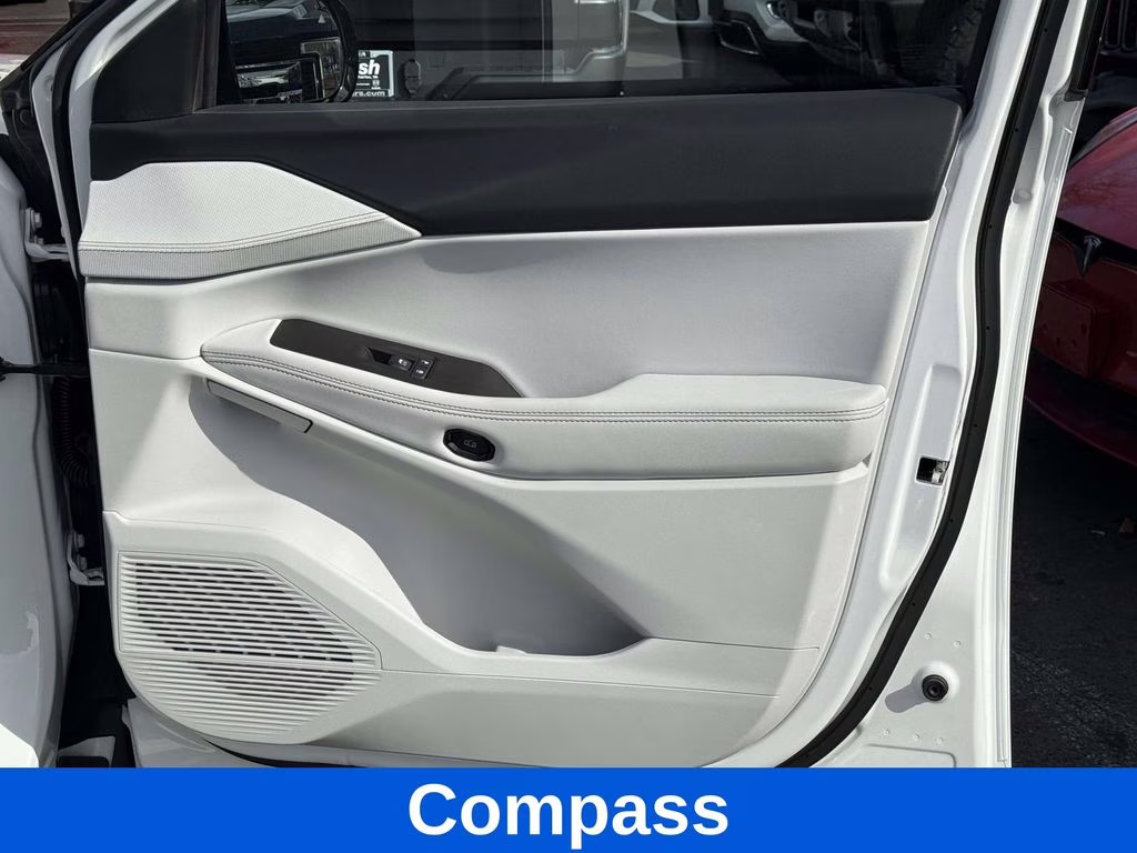 2026 Bright White Clearcoat Jeep Cherokee Limited 4X4 SUV