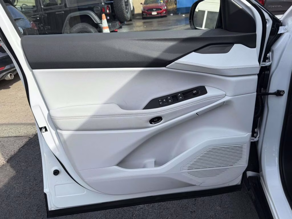 2026 Bright White Clearcoat Jeep Cherokee Limited 4X4 SUV