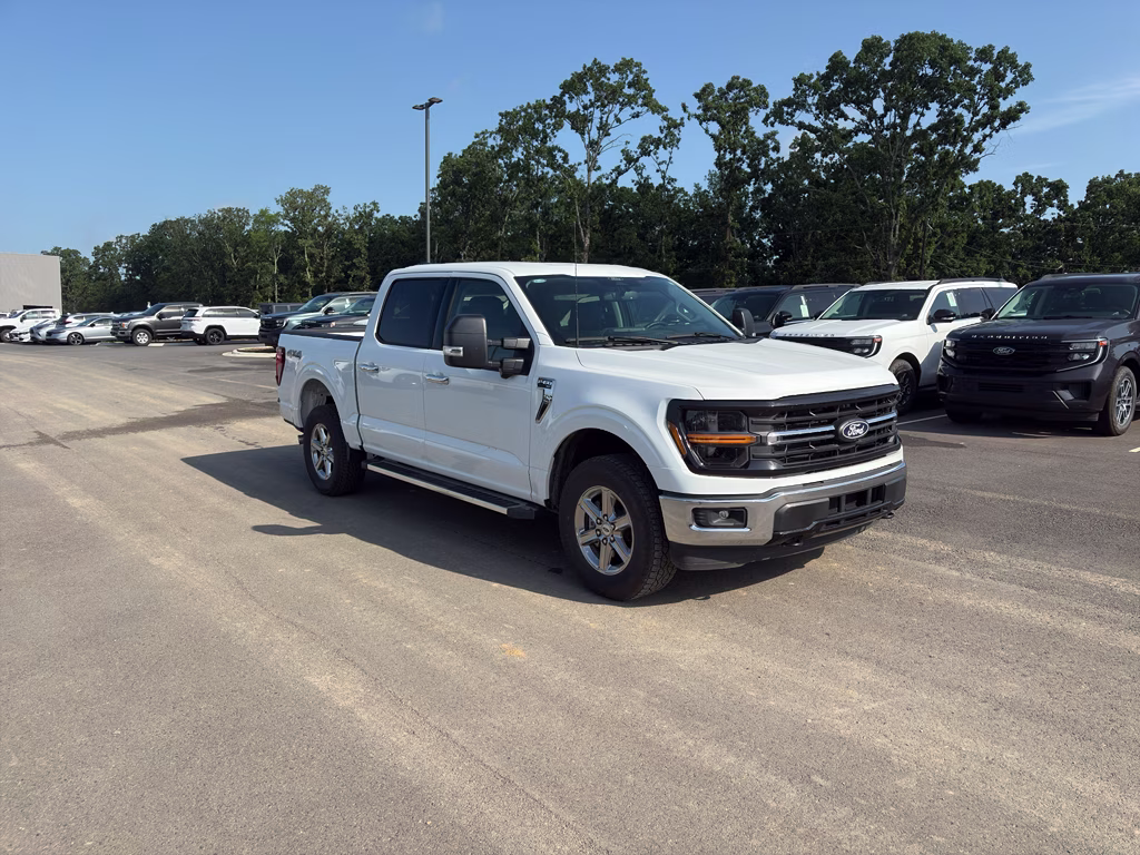 2024 Oxford White Ford F-150 XLT 4X4 Truck