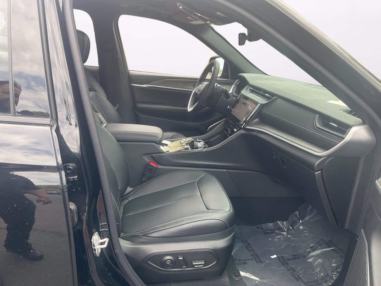 2026 Diamond Black Crystal Pearlcoat Jeep Grand Cherokee Limited 4X4 SUV