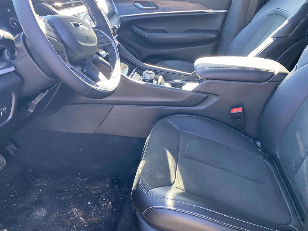 2026 Baltic Gray Metallic Clearcoat Jeep Grand Cherokee Limited RWD SUV