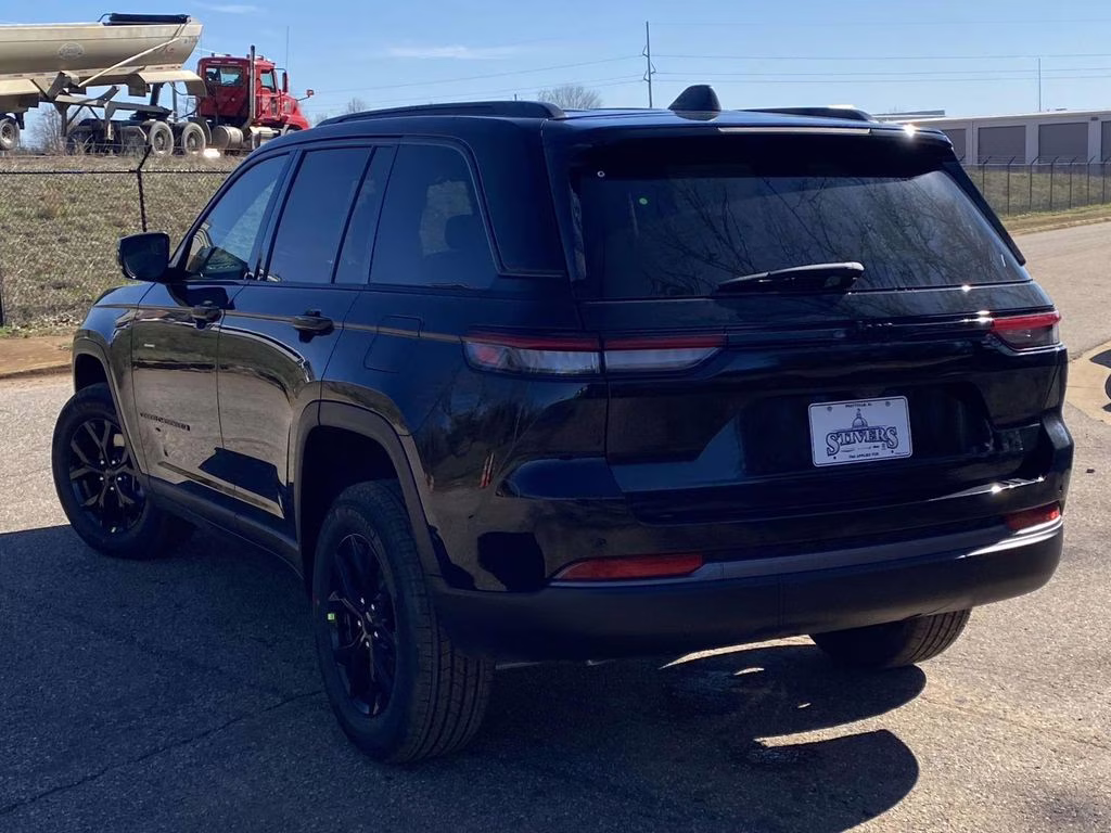2026 Baltic Gray Metallic Clearcoat Jeep Grand Cherokee Limited RWD SUV