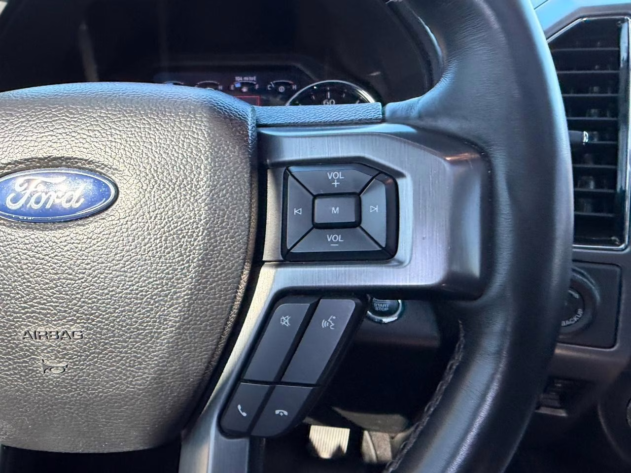 2021 Star White Metallic Tri-Coat Ford Expedition Max Platinum 4X4 SUV