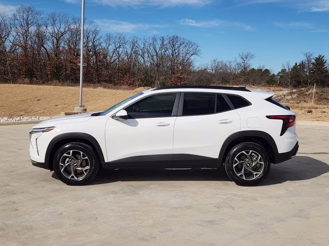 2026 Summit White Chevrolet Trax LT FWD SUV