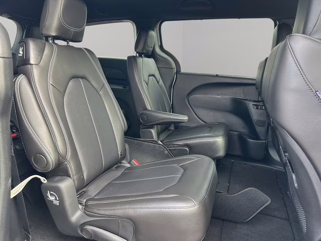 2026 Bright White Clearcoat Chrysler Pacifica Select AWD Van