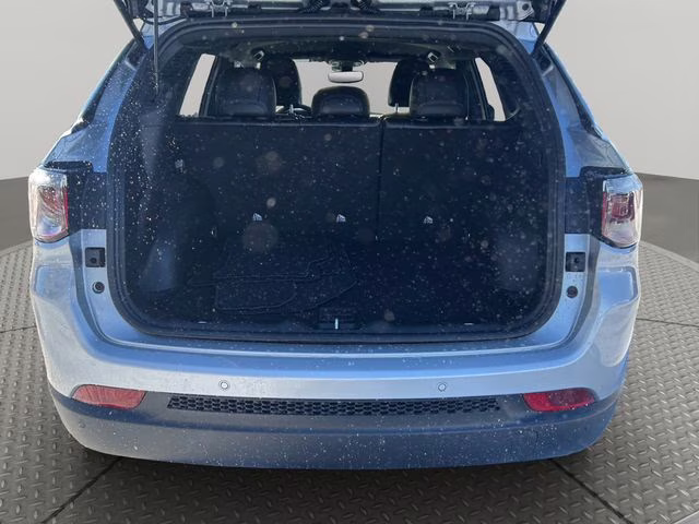 2026 Silver Zynith Metallic Clearcoat Jeep Compass Limited 4X4 SUV