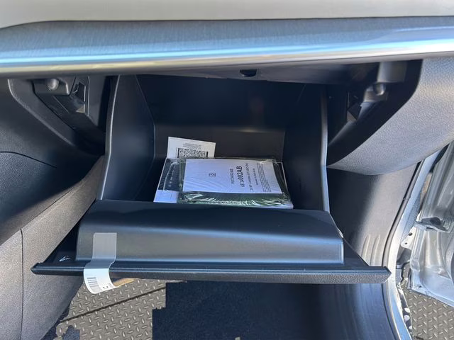 2026 Silver Zynith Metallic Clearcoat Jeep Compass Limited 4X4 SUV