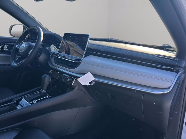 2026 Silver Zynith Metallic Clearcoat Jeep Compass Limited 4X4 SUV