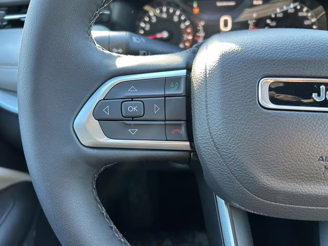 2026 Silver Zynith Metallic Clearcoat Jeep Compass Limited 4X4 SUV