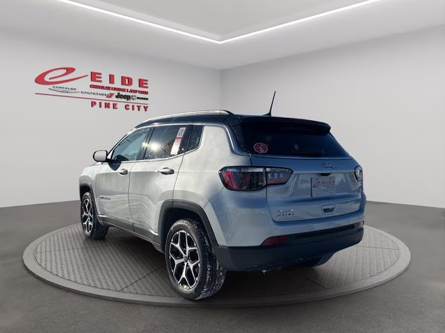 2026 Silver Zynith Metallic Clearcoat Jeep Compass Limited 4X4 SUV