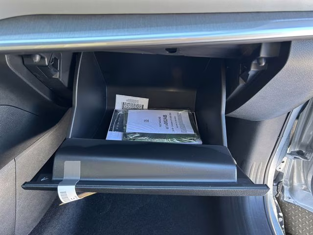 2026 Silver Zynith Metallic Clearcoat Jeep Compass Limited 4X4 SUV