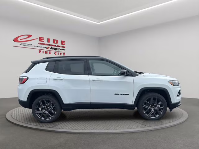2026 Bright White Clearcoat Jeep Compass Limited 4X4 SUV