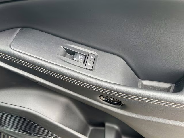 2026 Diamond Black Crystal Pearlcoat Jeep Cherokee Limited 4X4 SUV