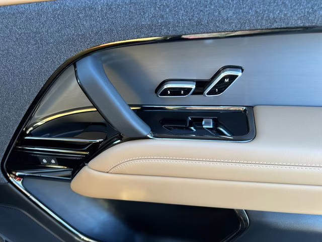 2023 Lantau Bronze Metallic Land Rover Range Rover Sport SE AWD SUV