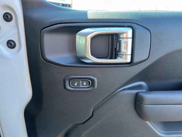 2026 Bright White Clearcoat Jeep Wrangler Willys 4X4 SUV