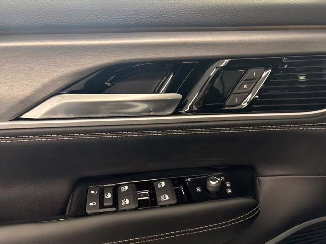 2026 Bright White Clearcoat Jeep Grand Wagoneer L 4x4 4X4 SUV