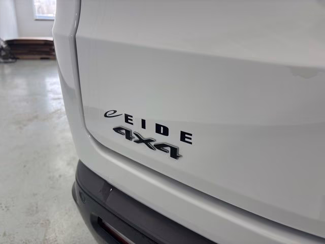 2026 Bright White Clearcoat Jeep Grand Wagoneer L 4x4 4X4 SUV