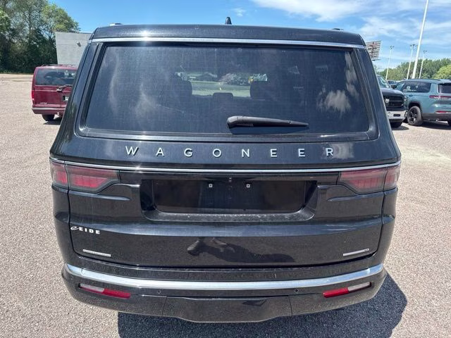 2023 Diamond Black Crystal Pearlcoat Jeep Wagoneer Series III 4X4 SUV
