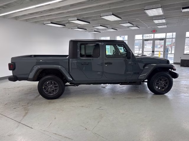 2026 Anvil Clearcoat Jeep Gladiator Sport S 4X4 Truck