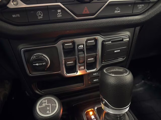 2026 Anvil Clearcoat Jeep Gladiator Sport S 4X4 Truck