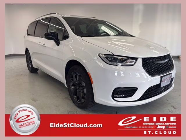 2026 Bright White Clearcoat Chrysler Pacifica Limited AWD Van