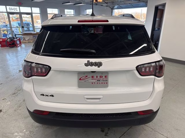 2026 Bright White Clearcoat Jeep Compass Latitude 4X4 SUV