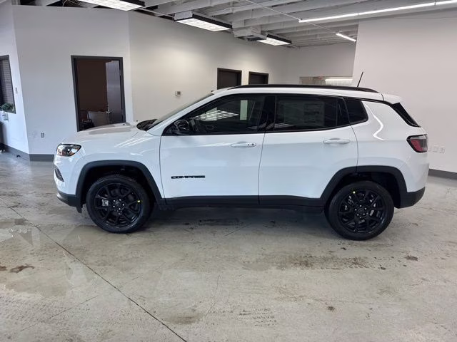 2026 Bright White Clearcoat Jeep Compass Latitude 4X4 SUV
