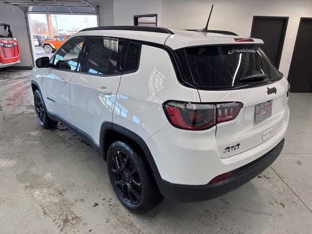2026 Bright White Clearcoat Jeep Compass Latitude 4X4 SUV