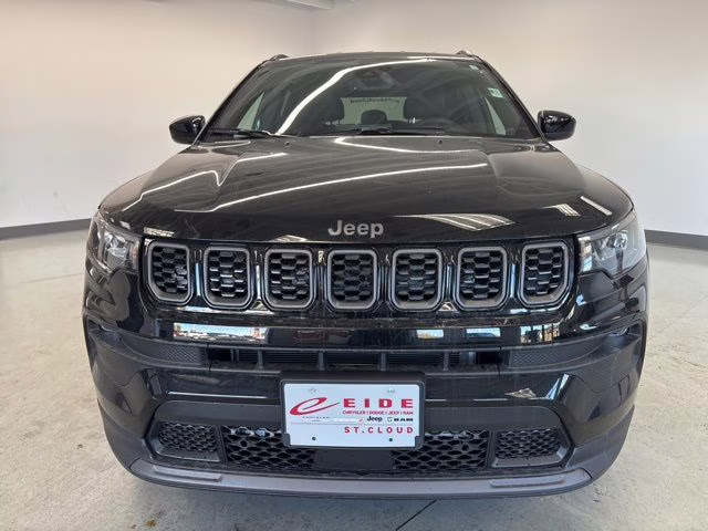 2026 Diamond Black Crystal Pearlcoat Jeep Compass Latitude 4X4 SUV