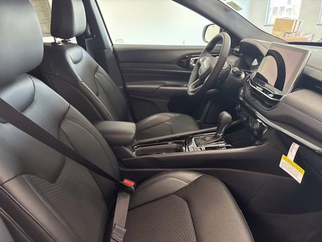 2026 Diamond Black Crystal Pearlcoat Jeep Compass Latitude 4X4 SUV