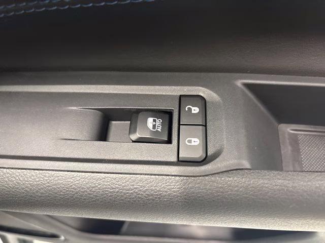 2026 Diamond Black Crystal Pearlcoat Jeep Compass Latitude 4X4 SUV