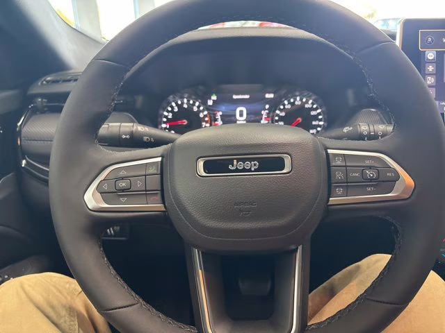 2026 Diamond Black Crystal Pearlcoat Jeep Compass Latitude 4X4 SUV