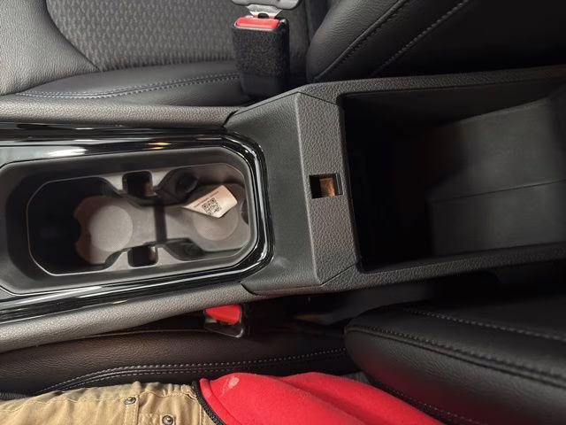 2026 Diamond Black Crystal Pearlcoat Jeep Compass Latitude 4X4 SUV