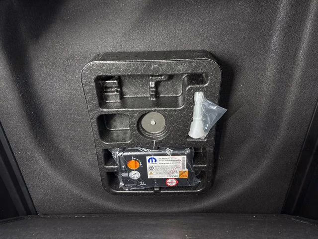 2026 Bright White Clearcoat Jeep Compass Latitude 4X4 SUV