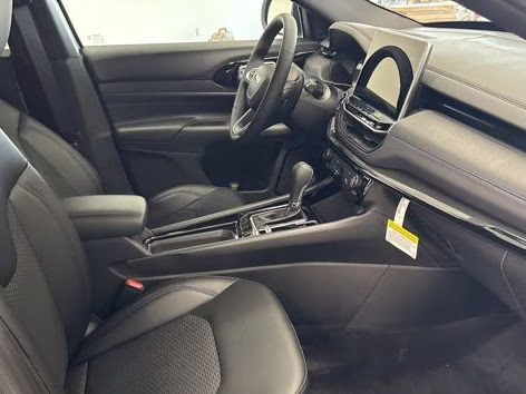 2026 Bright White Clearcoat Jeep Compass Latitude 4X4 SUV