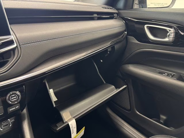 2026 Bright White Clearcoat Jeep Compass Latitude 4X4 SUV