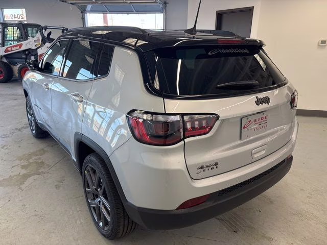 2026 Silver Zynith Metallic Clearcoat Jeep Compass Limited 4X4 SUV