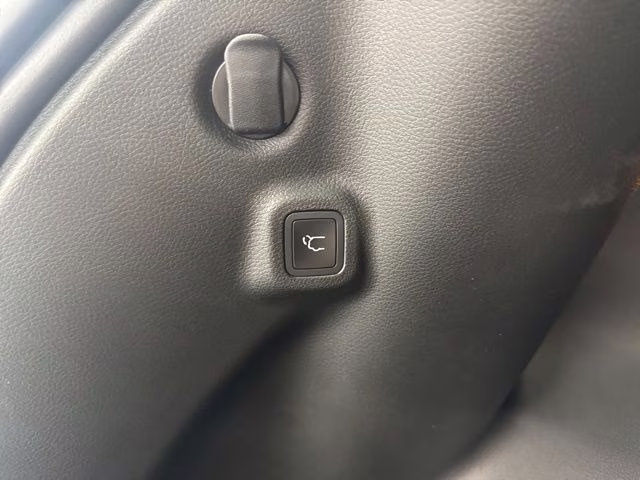 2026 Bright White Clearcoat Jeep Compass Limited 4X4 SUV