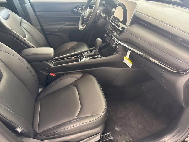 2026 Bright White Clearcoat Jeep Compass Limited 4X4 SUV