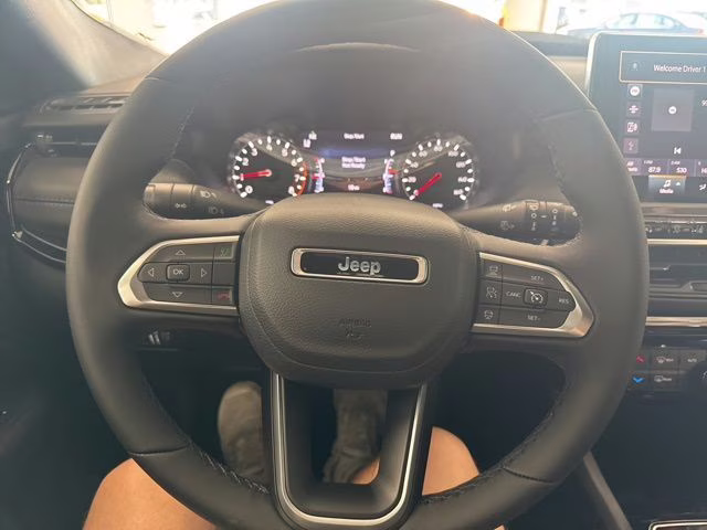 2026 Bright White Clearcoat Jeep Compass Limited 4X4 SUV