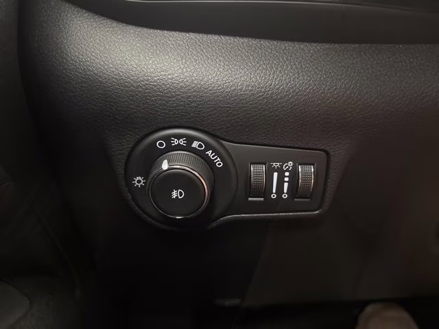 2026 Bright White Clearcoat Jeep Compass Limited 4X4 SUV