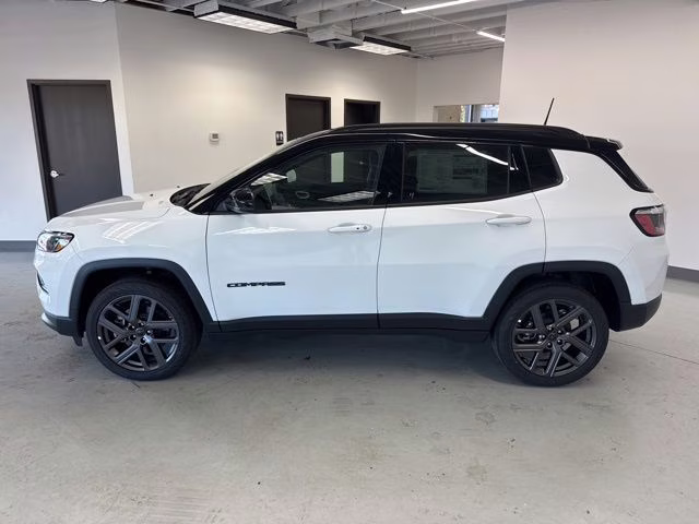 2026 Bright White Clearcoat Jeep Compass Limited 4X4 SUV
